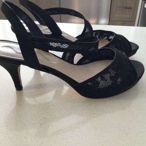 NWOT Gorgeous Nina Black Slingback Shoes
